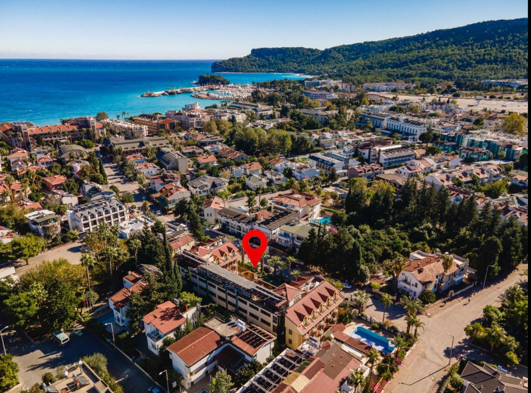 Otel Astoria Park & 4*