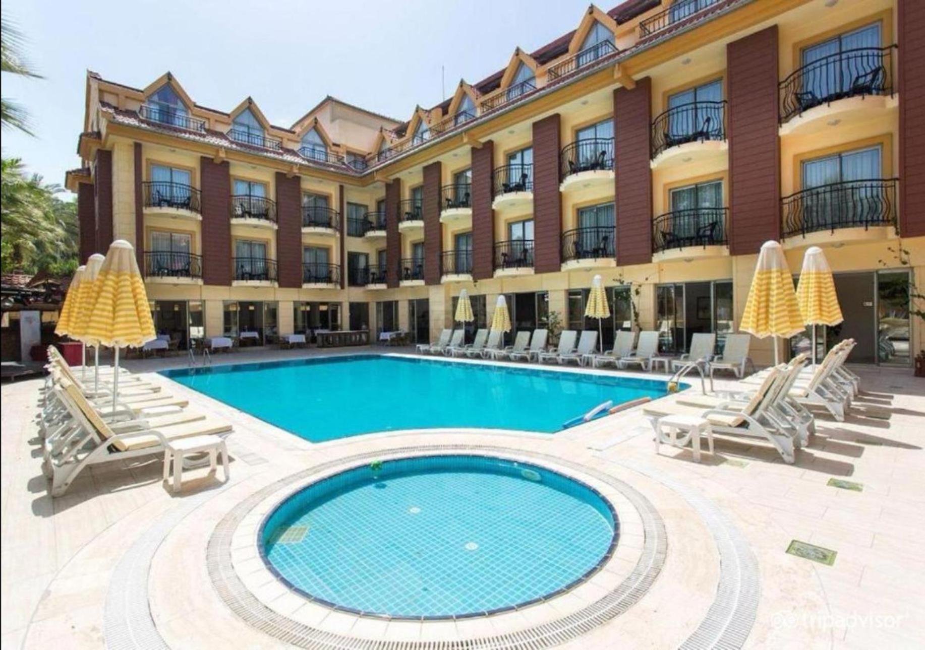 Otel Astoria Park & 4*