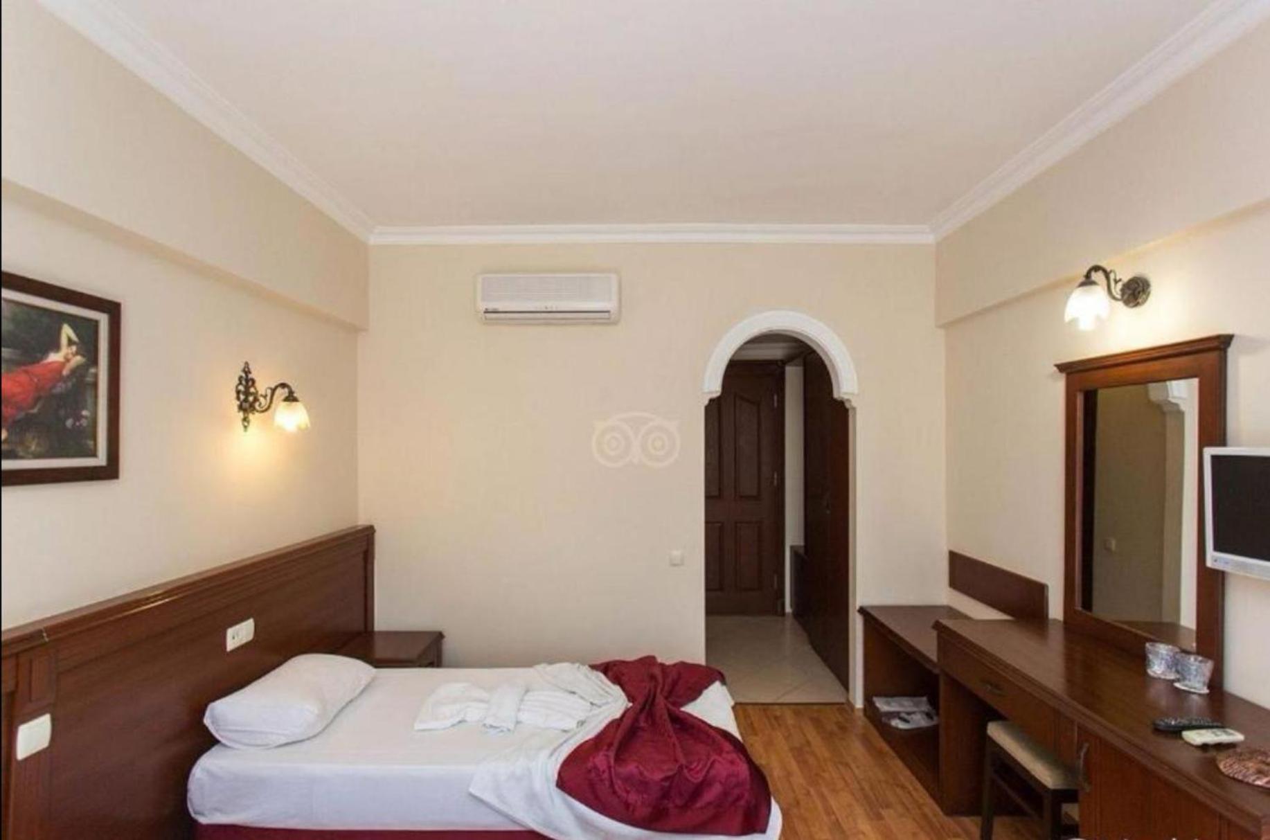 Otel Astoria Park & 4*