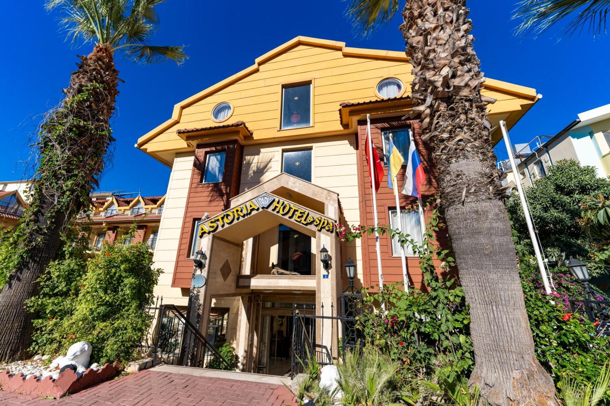 Astoria Park & Otel 4*