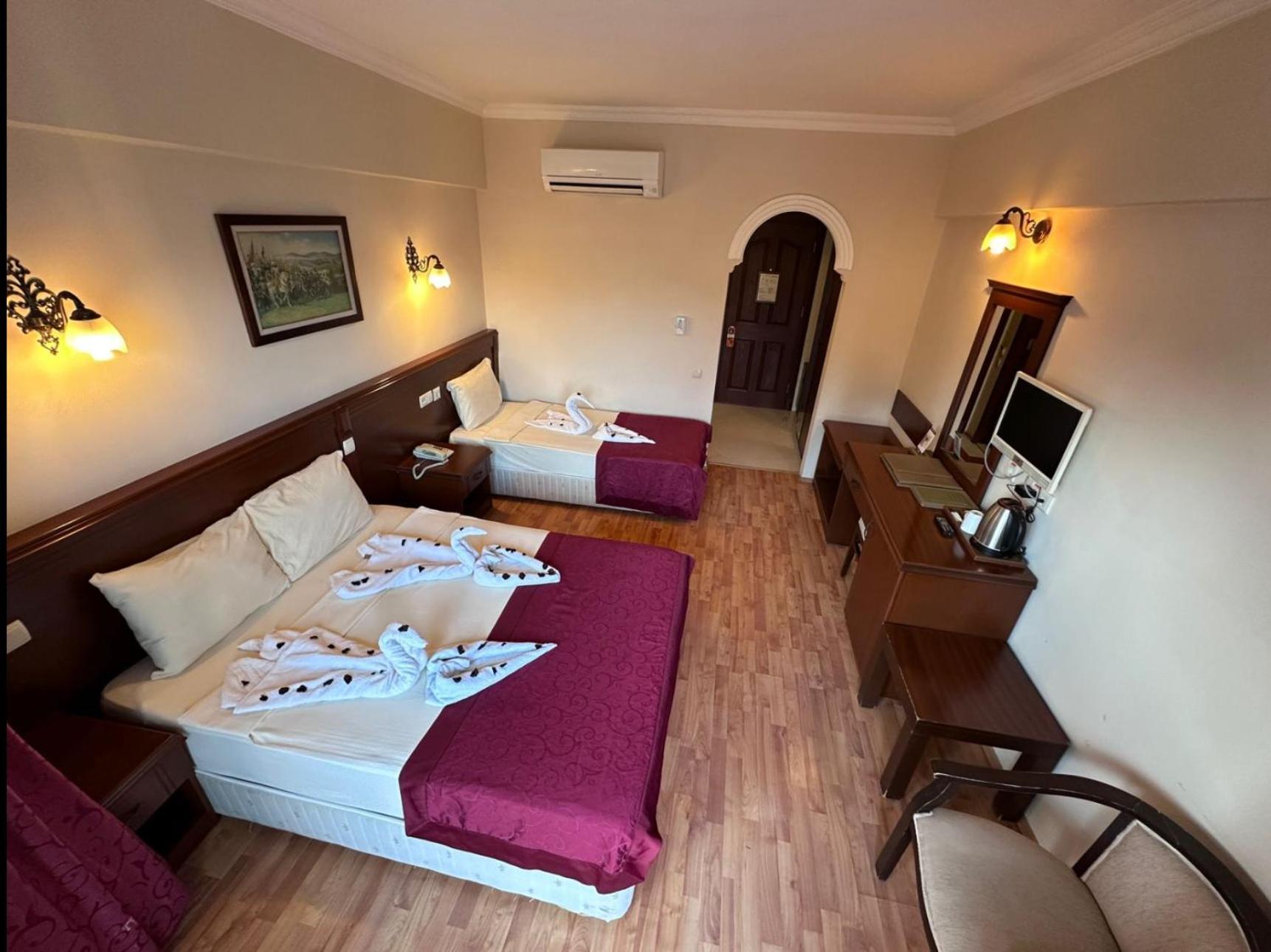 Astoria Park & Otel 4*