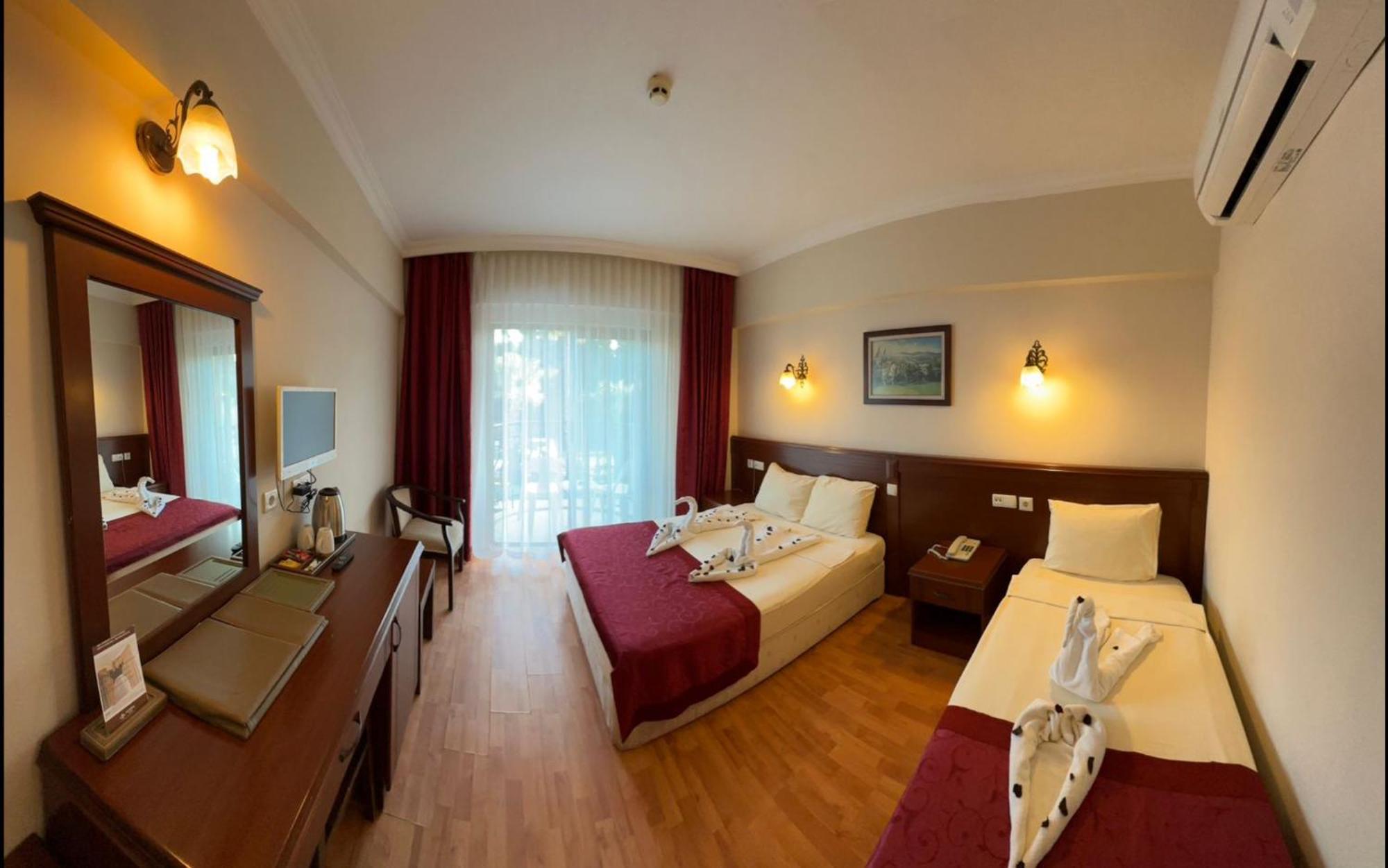 Astoria Park & Otel 4*