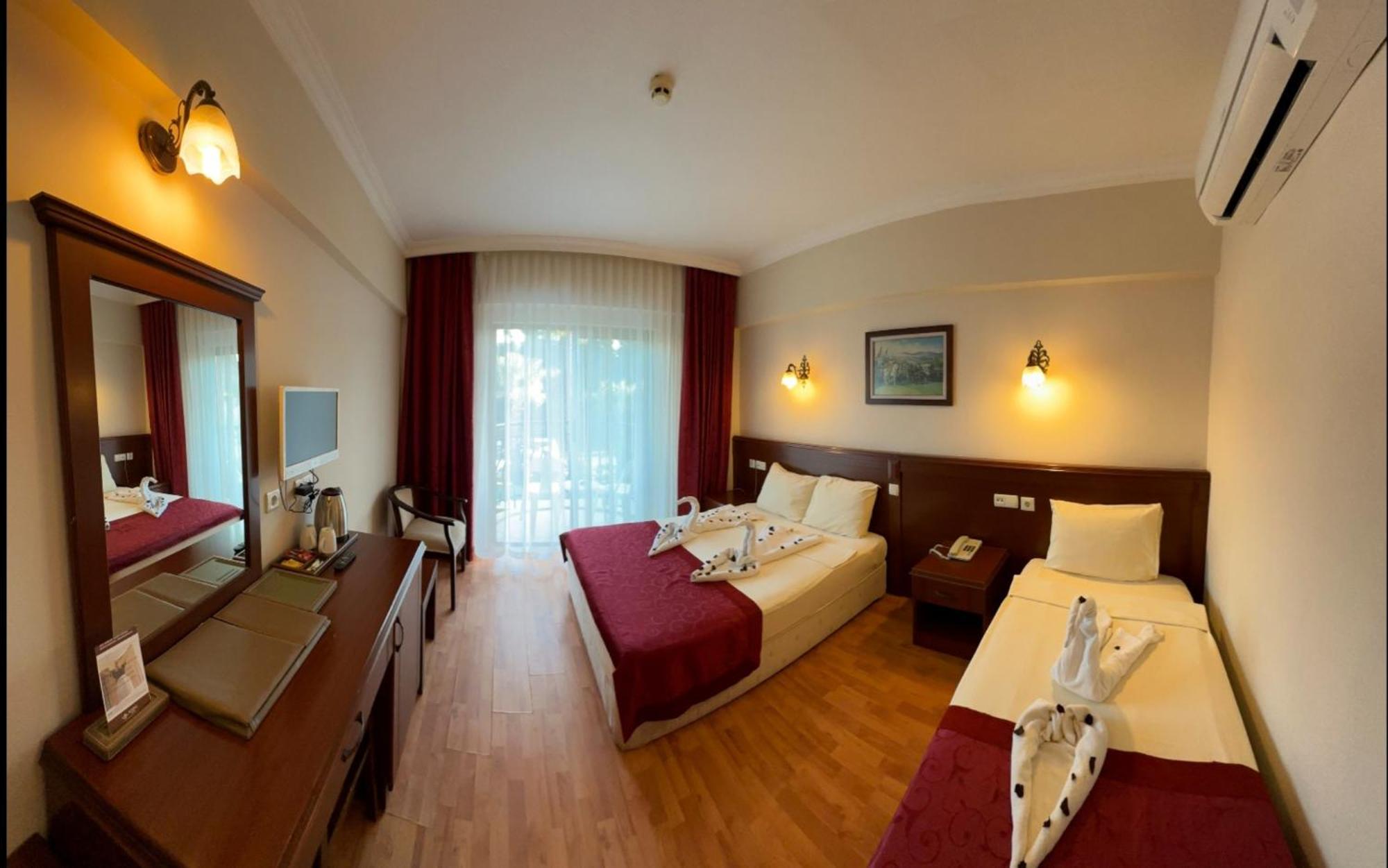 Otel Astoria Park & 4*