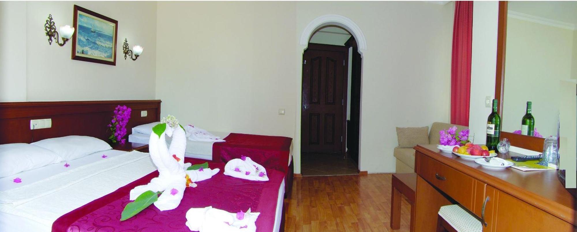 Astoria Park & Otel 4*